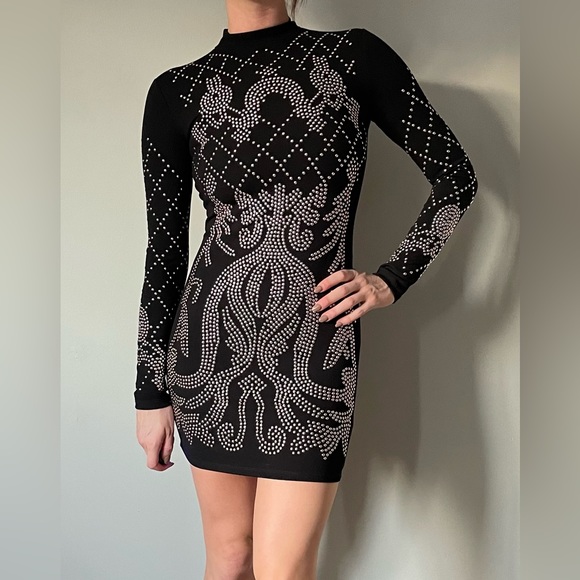 Beautiful detailed little black dress - Picture 2 of 2